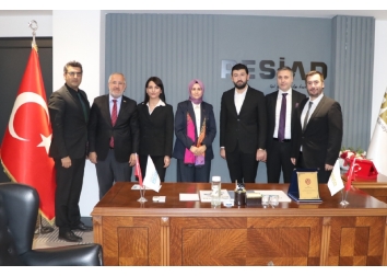 Pendik Uğur Okulları Kurucusu Sn. Züleyha POLAT ve ekibi Yönetim Kurulumuzu ziyaret ettiler