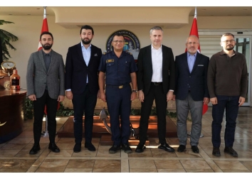 PESİAD Yönetim Kurulu olarak, İstanbul Tersane Komutanlığı ve Garnizon Komutanımız Tümamiral Sayın Recep Erdinç YETKİN’i makamında ziyaret ettik.