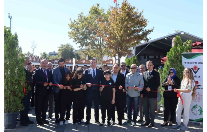 PESİAD, Pendik Belediyesi ve İstanbul Gedik Üniversitesi paydaşlığında gerçekleştirdiğimiz “Pendik’te Şenlik Var” projemizin açılışı; Pendik Sahil Etkinlik Alanı’nda yoğun katılımla gerçekleştirildi.