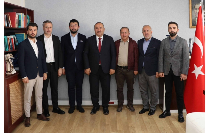 PESİAD Yönetim Kurulu olarak, Pendik İlçe Millî Eğitim Müdürümüz Sayın Ertan SAYGIN’ı makamında ziyaret ettik.