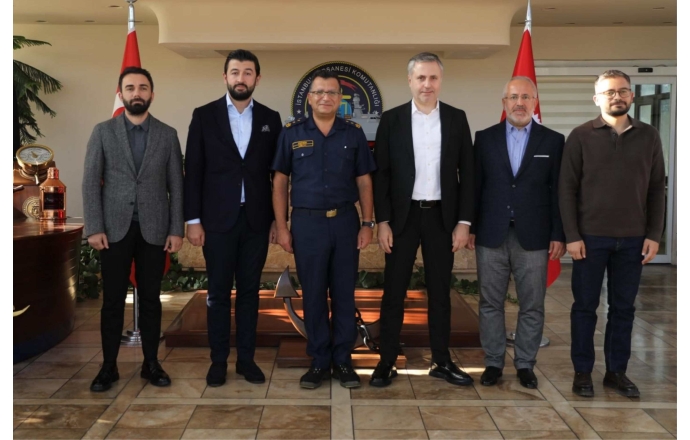PESİAD Yönetim Kurulu olarak, İstanbul Tersane Komutanlığı ve Garnizon Komutanımız Tümamiral Sayın Recep Erdinç YETKİN’i makamında ziyaret ettik.