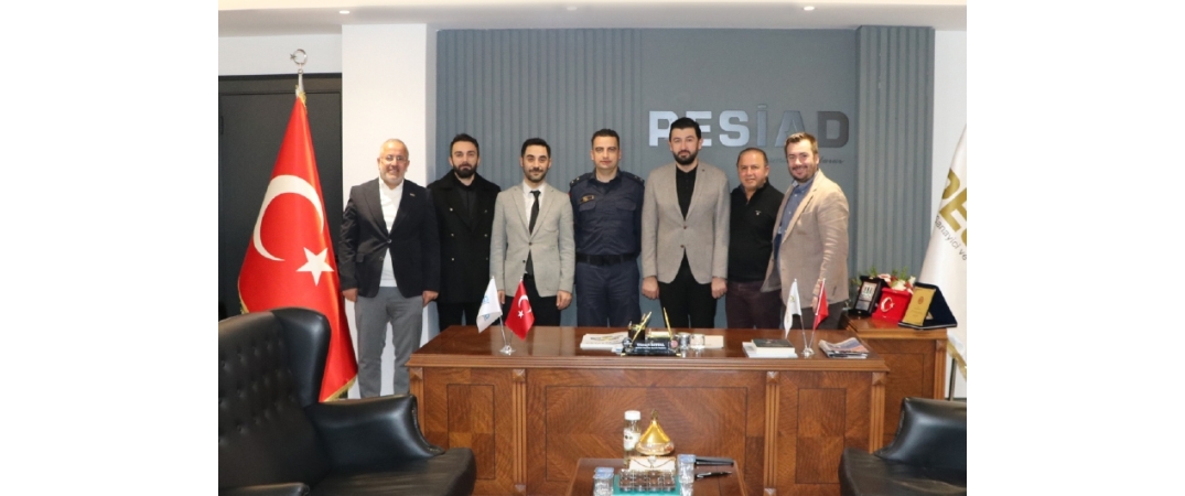 Pendik İlçe Jandarma Komutanı Üsteğmen Sn. Fahri TİRİL ve Pendik Kaymakamlığı Sosyal Yardımlaşma ve Dayanışma Vakfı Müdürü Sn. Yıldıray KARACA derneğimize ziyaret gerçekleştirmiştir.