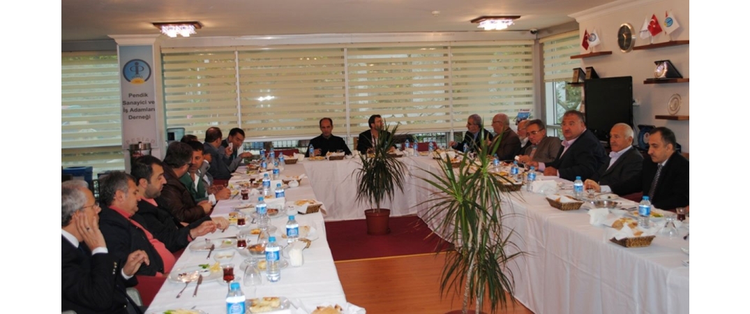 Ev sahipliğini Muhammet Bayram’ın yaptığı Gelenekselleşen Onur Kurulu Kahvaltısı