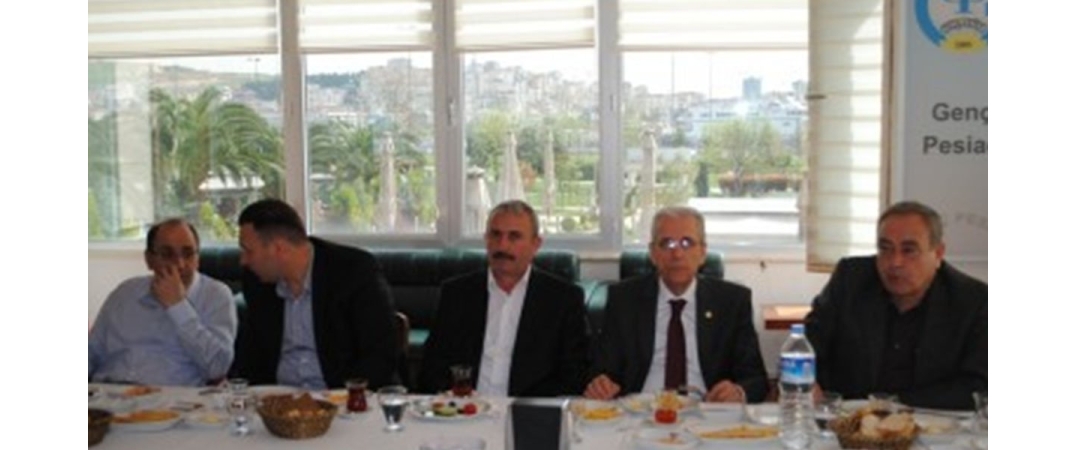 Ev sahipliğini Bülent Aydın’ın yaptığı gelenekselleşen Onur Kurulu Kahvaltısı