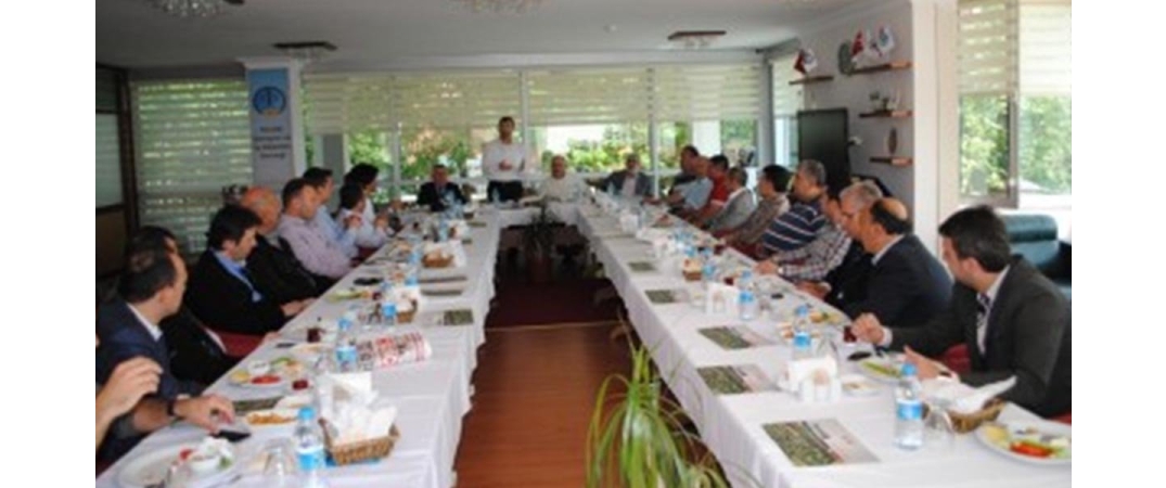 Ev sahipliğini Bayramlar İnşaat adına Muhammet Bayramın yaptığı Onur Kurulu Kahvaltısı