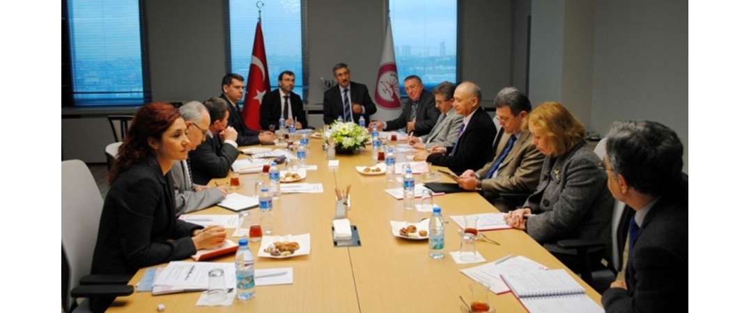 PESİAD Yönetim Kurulu üyeleri, Gedik Üniversitesi yetkilileriyle birlikte toplantı düzenledi.