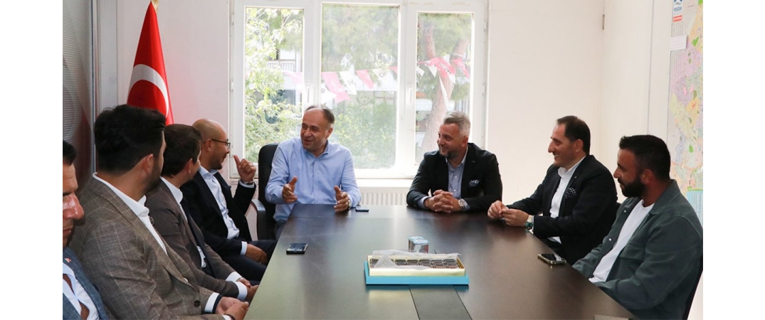 CHP Pendik İlçe Başkanlığı’na seçilen Sn. Niyazi GÜNERİ’ye hayırlı olsun ziyaretinde bulunduk.