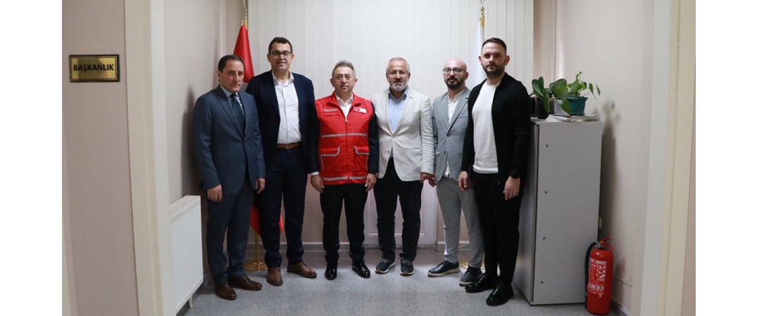 “Kızılay Haftası” münasebetiyle Kızılay Müdürü Sn. Nurettin BEŞİNCİ’ ye ziyarette bulunduk.