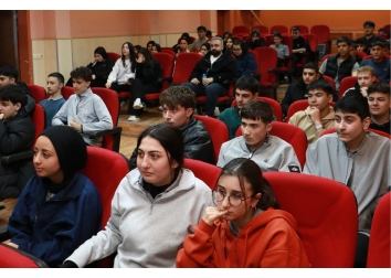 Yönetim Kurulu Üyelerimiz, Pendik İTO Mesleki ve Teknik Anadolu Lisesi'nde "Girişimcilik" konulu seminer verdiler.
