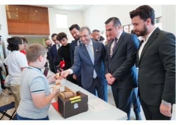 5.sini düzenlediğimiz "PESİAD Pendikli Gençler İcat Çıkartıyor Yarışması"nın Ödül Töreni Yunus Emre Kültür Merkezi'nde gerçekleştirildi.