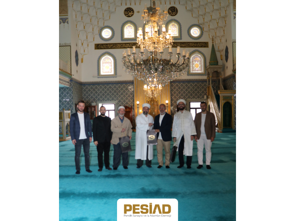Sosyal İşler Birimimiz, Camiler ve Din Görevlileri Haftası dolayısıyla Pendik Merkez Çarşı Camii’ni ziyaret gerçekleştirdi.