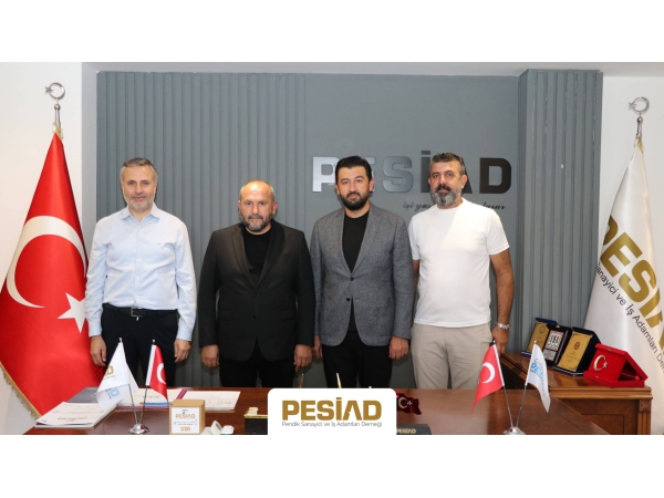 PESİAD Üyemiz ve aynı zamanda Pendik Sivaslılar Derneği Başkanı Sn. Duran DEMİRİZ, derneğimizi ziyaret etmiştir. 