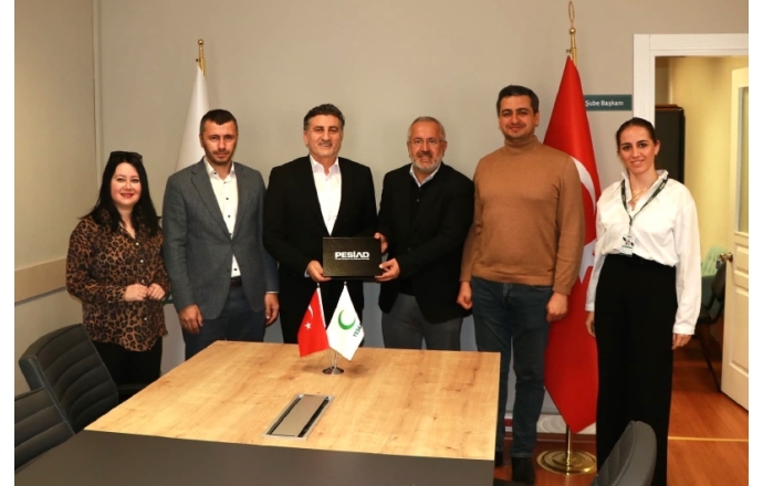 Yeşilay Pendik Şubesi Müdürü Sn. Mehmet AYDOĞMUŞ’u ziyarette bulunduk.