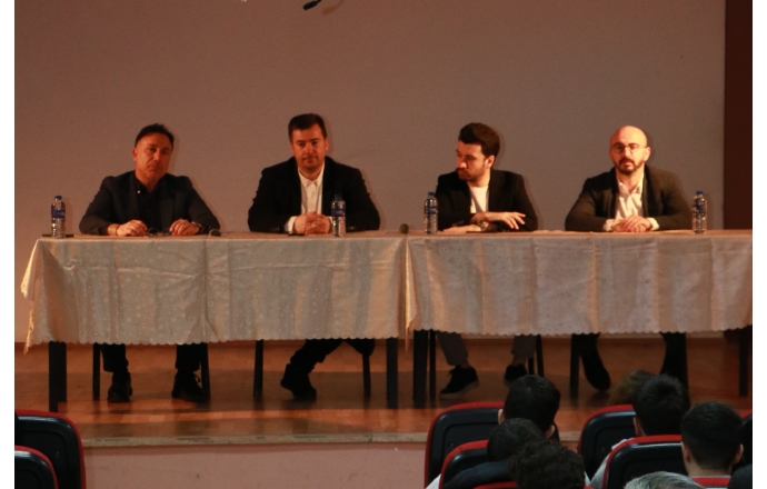 Yönetim Kurulu Üyelerimiz, Pendik İTO Mesleki ve Teknik Anadolu Lisesi'nde "Girişimcilik" konulu seminer verdiler.