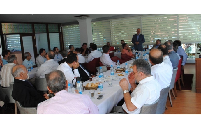 Ev sahipliğini Dilaver Şallı’nın yaptığı gelenekselleşen Onur Kurulu Kahvaltısı