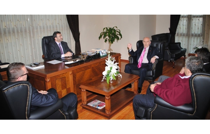 Pendik Halk Eğitim Merkezi Müdürü Binvar Kurbanoğlu PESİAD’ı ziyaret etti.