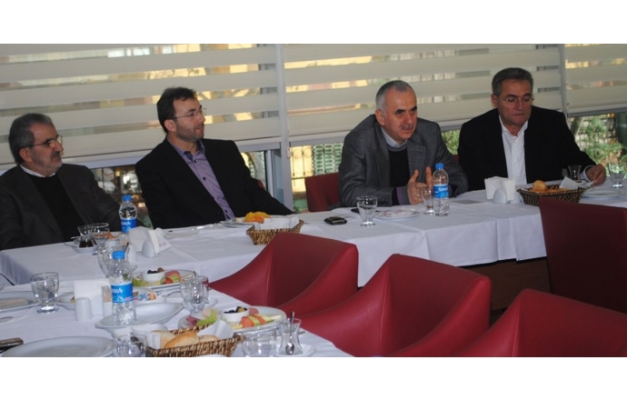 Ev sahipliğini Muhammed BAYRAM’ın yaptığı Onur Kurulu Kahvaltımız