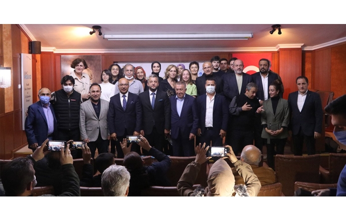 Metin Yazıcı ve Konuklarının Düzenlediği Şiir Dinletisini Programımız