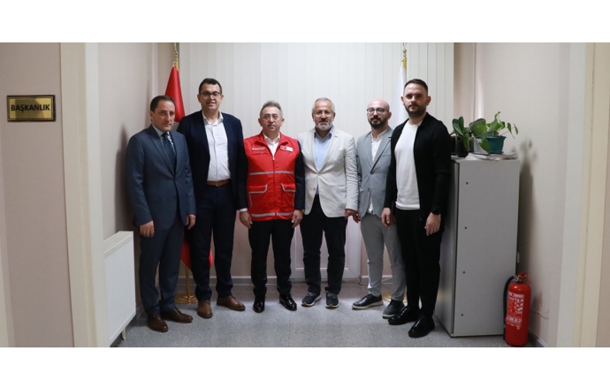 “Kızılay Haftası” münasebetiyle Kızılay Müdürü Sn. Nurettin BEŞİNCİ’ ye ziyarette bulunduk.