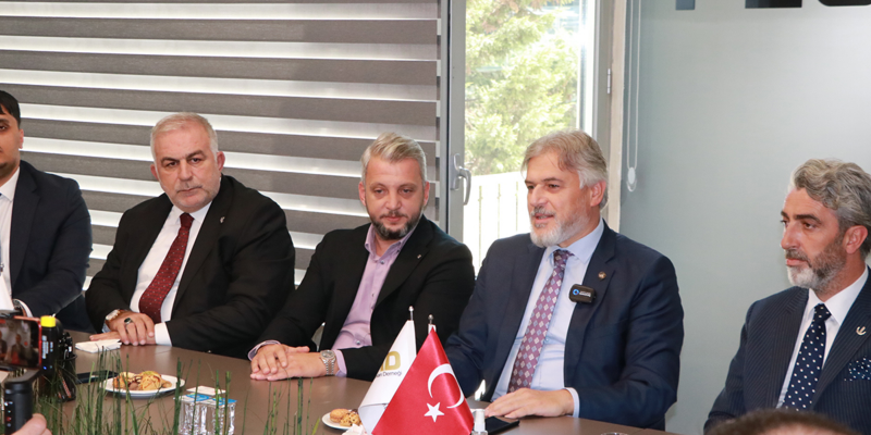 Yeniden Refah Partisi Genel Başkan Yardımcısı Sn. Mehmet ALTINÖZ ve beraberindeki heyet derneğimize ziyarette bulundular.