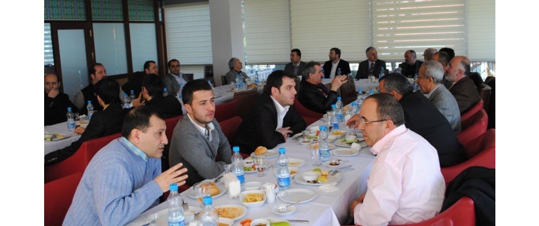 Ev sahipliğini Hasan Topaloğlu’nun yaptığı gelenekselleşen Onur Kurulu Kahvaltımız
