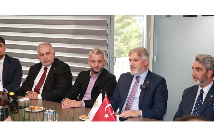 Yeniden Refah Partisi Genel Başkan Yardımcısı Sn. Mehmet ALTINÖZ ve beraberindeki heyet derneğimize ziyarette bulundular.