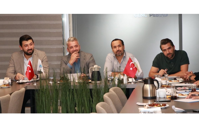 PESİAD & Genç PESİAD Yönetim Kurulları ve Sektörler Kurulu Yönetimleri’mizin katılımlarıyla toplantı gerçekleştirildi.